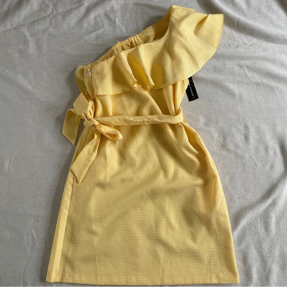 Donna Morgan Sunny Yellow One-Shoulder Ruffle Dress